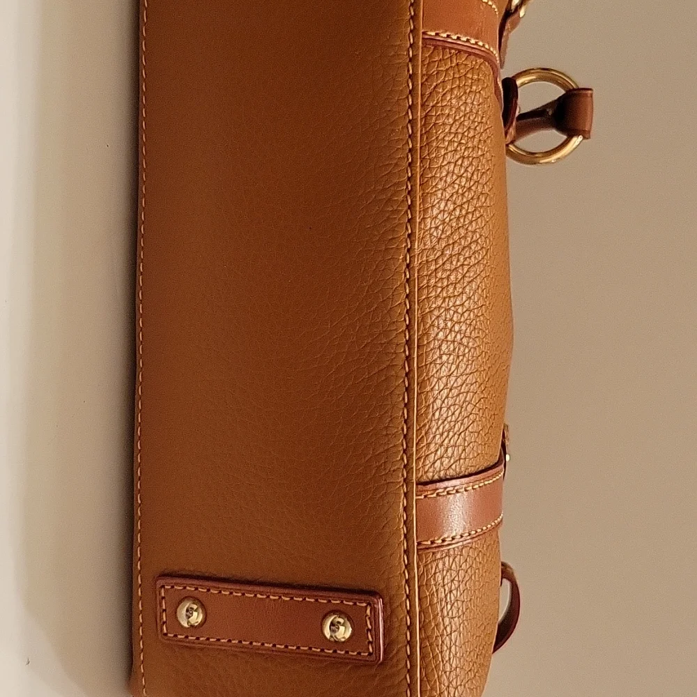 Dooney and Bourke Pepple grain leather Crossbody bag 11×9×4 - Picture 5 of 8